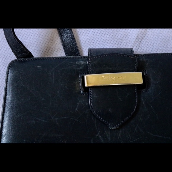 VINTAGE Authentic Salvatore Ferragamo Leather Buckle Shoulder Purse ! - Picture 7 of 8